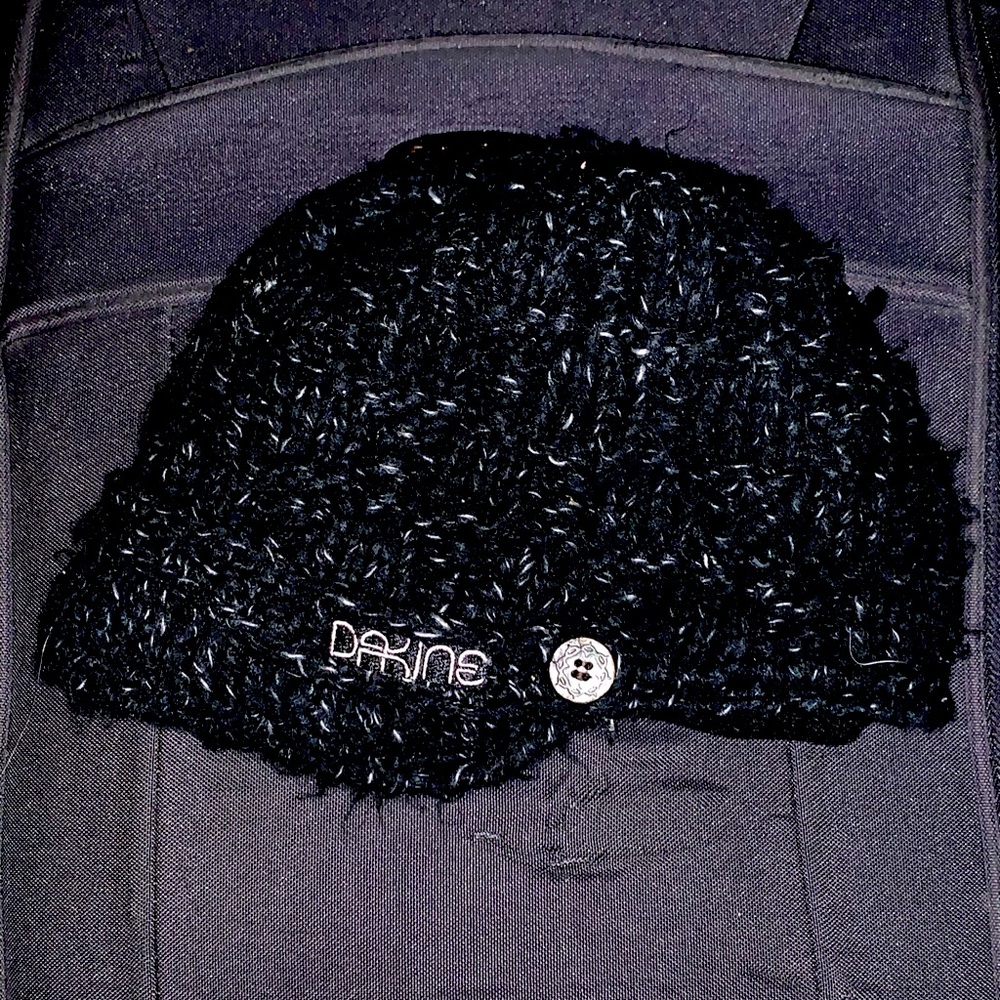 Dakine snowboarder hat